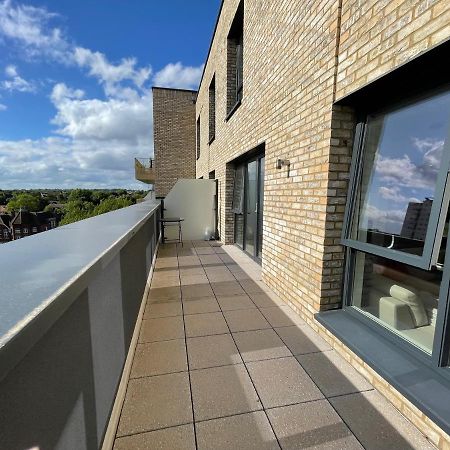 Apartamento Modern Penthouse Flat With Free Indoor Parking Londres Exterior foto