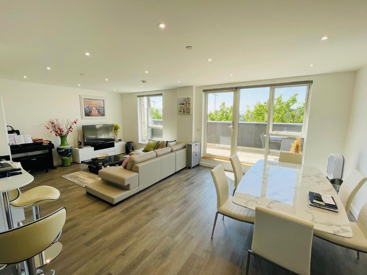 Apartamento Modern Penthouse Flat With Free Indoor Parking Londres Exterior foto