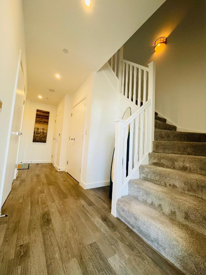 Apartamento Modern Penthouse Flat With Free Indoor Parking Londres Exterior foto