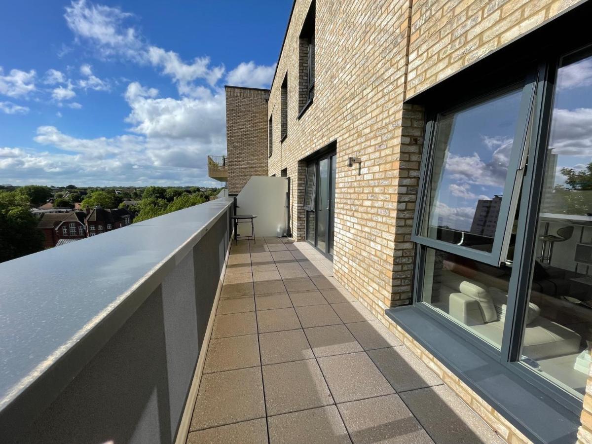 Apartamento Modern Penthouse Flat With Free Indoor Parking Londres Exterior foto