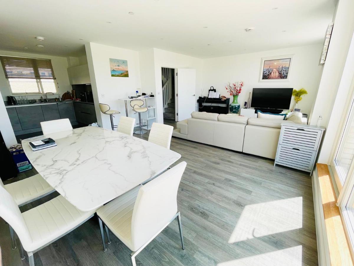 Apartamento Modern Penthouse Flat With Free Indoor Parking Londres Exterior foto