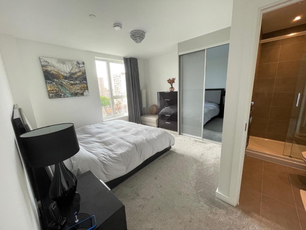 Apartamento Modern Penthouse Flat With Free Indoor Parking Londres Exterior foto