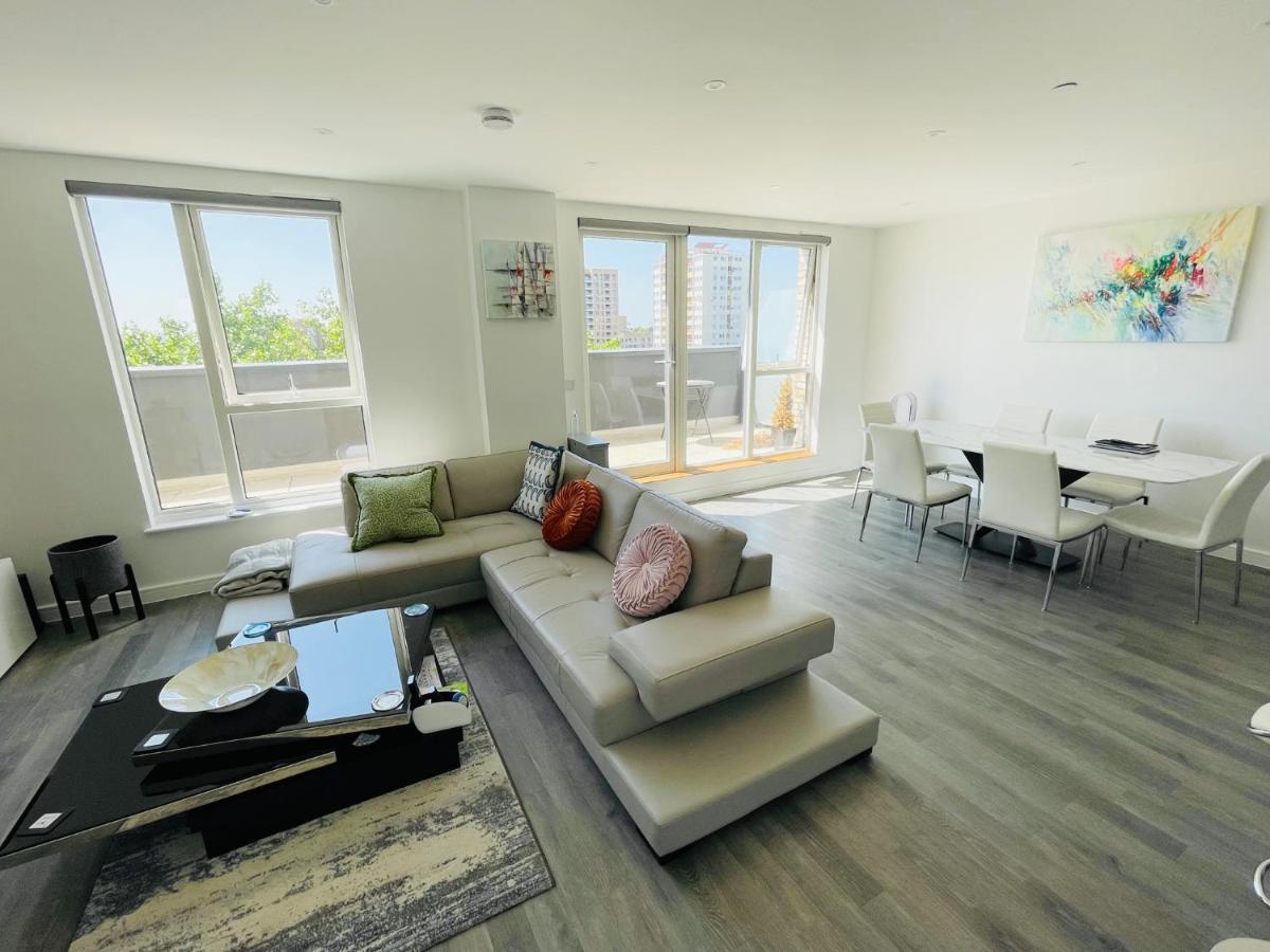 Apartamento Modern Penthouse Flat With Free Indoor Parking Londres Exterior foto